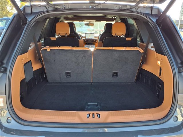 Certified 2023 Lincoln Aviator Black Label w/ Dynamic Handling Package image 25