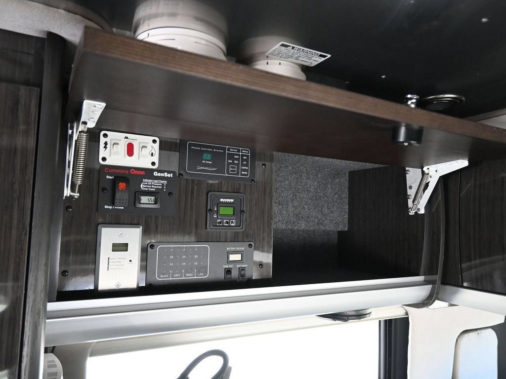 Used 2014 Mercedes-Benz Sprinter 3500 image 38