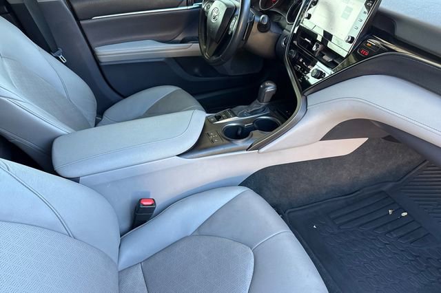 Used 2022 Toyota Camry XSE image 19