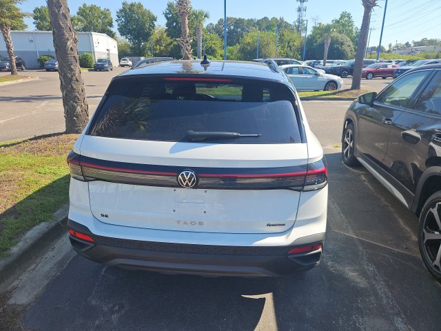 Used 2026 Volkswagen Taos SE AWD/4WD image 5