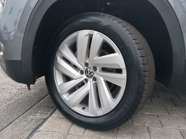 Certified 2022 Volkswagen Atlas Cross Sport SE w/ Panoramic Sunroof Package image 35