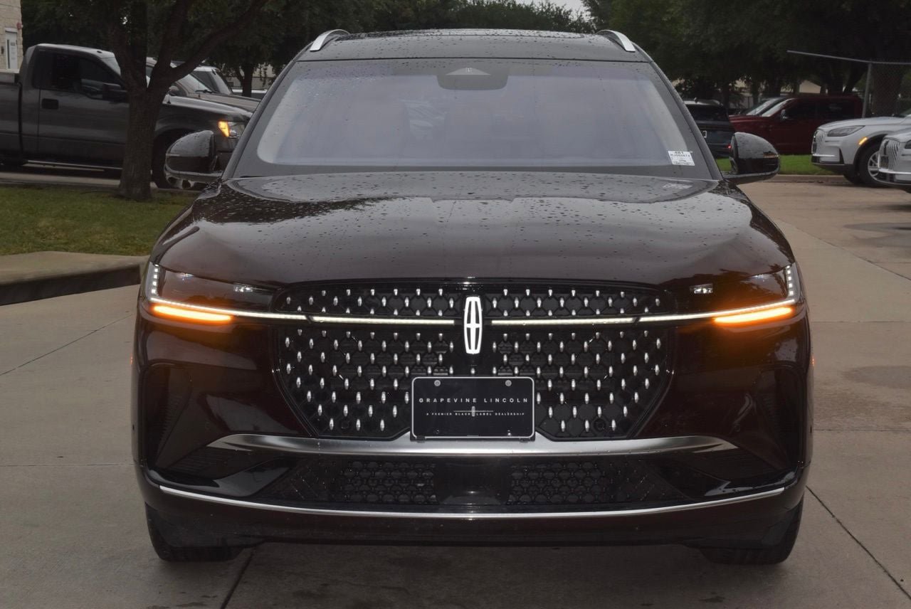 Certified 2024 Lincoln Nautilus Reserve w/ Equipment Group 202A AWD/4WD image 3