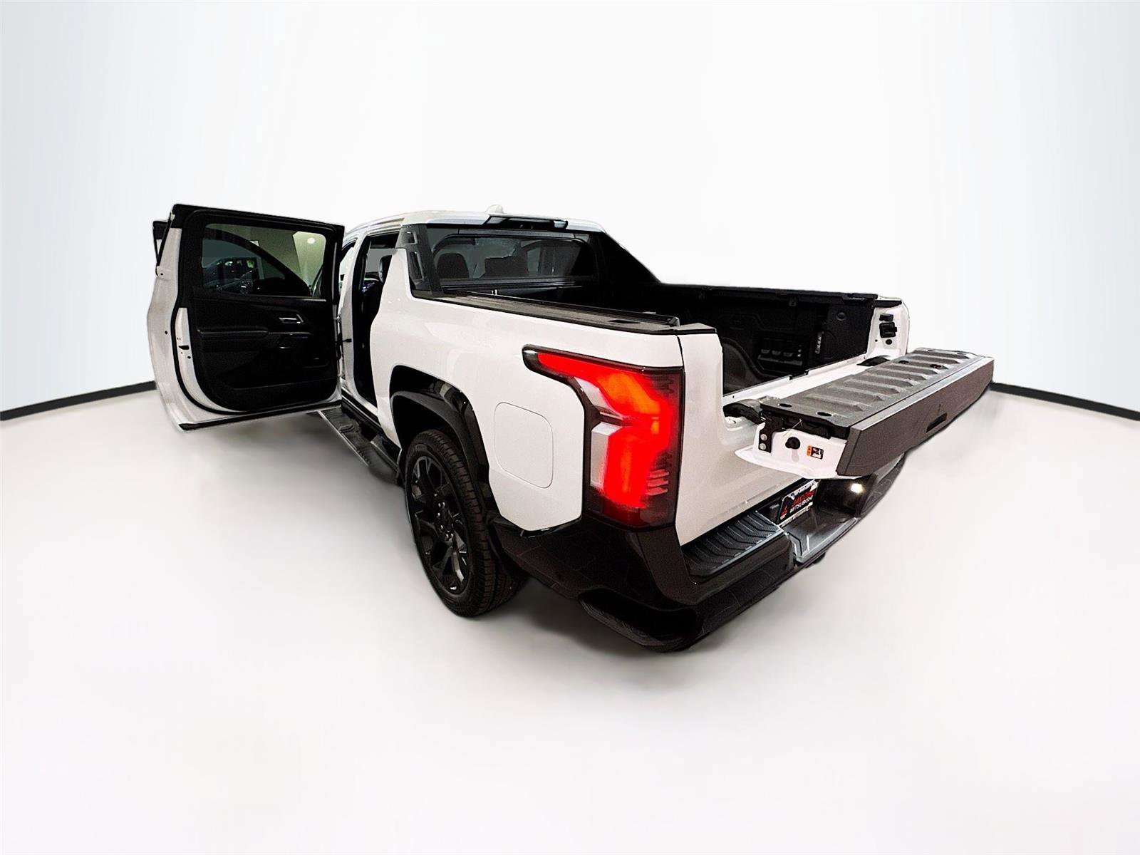 Used 2024 Chevrolet Silverado EV RST image 37