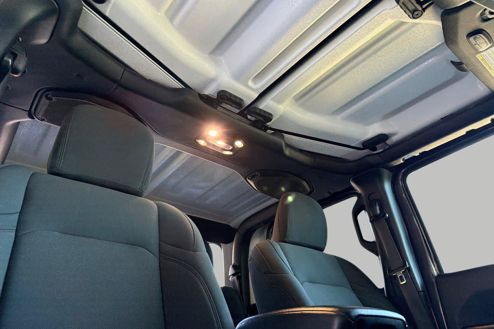 Used 2021 Jeep Gladiator Sport AWD/4WD image 18