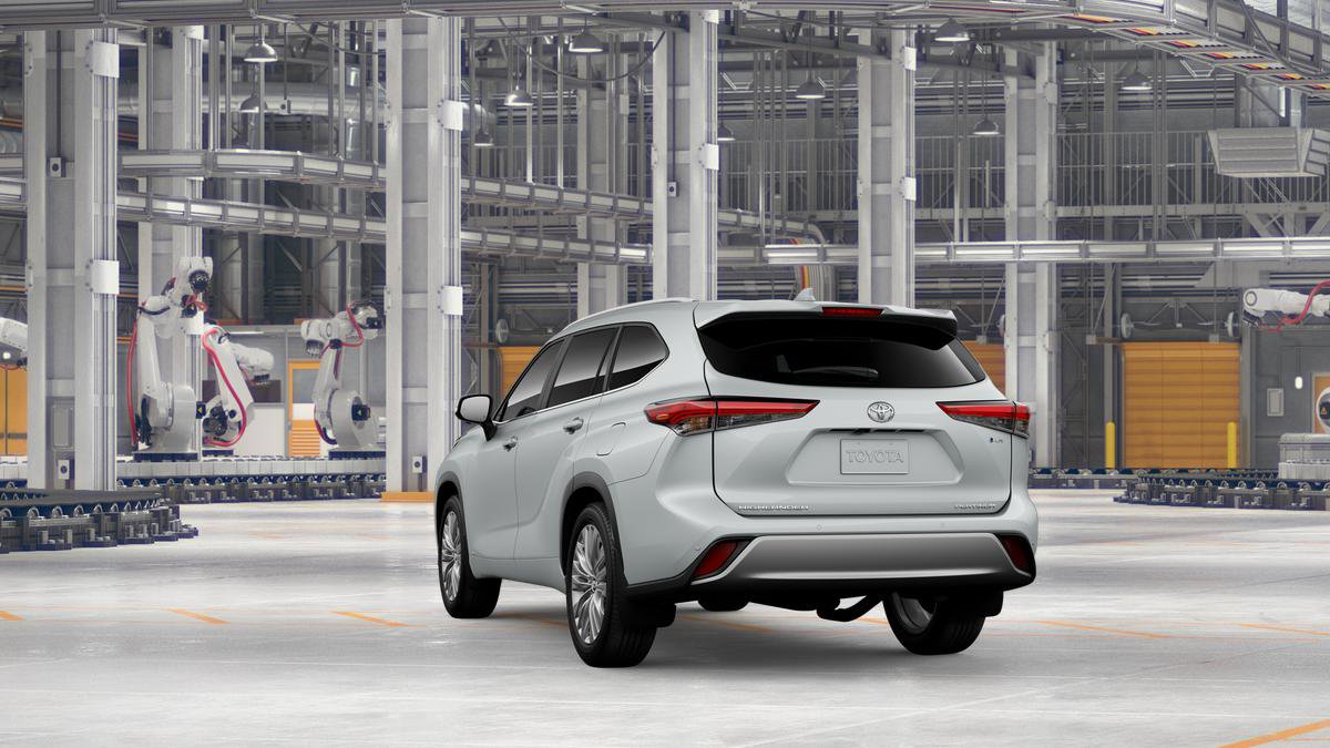 New 2026 Toyota Highlander Platinum image 9