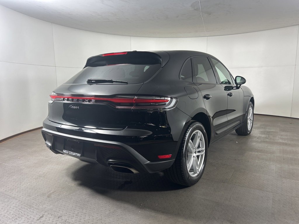 Certified 2025 Porsche Macan image 5