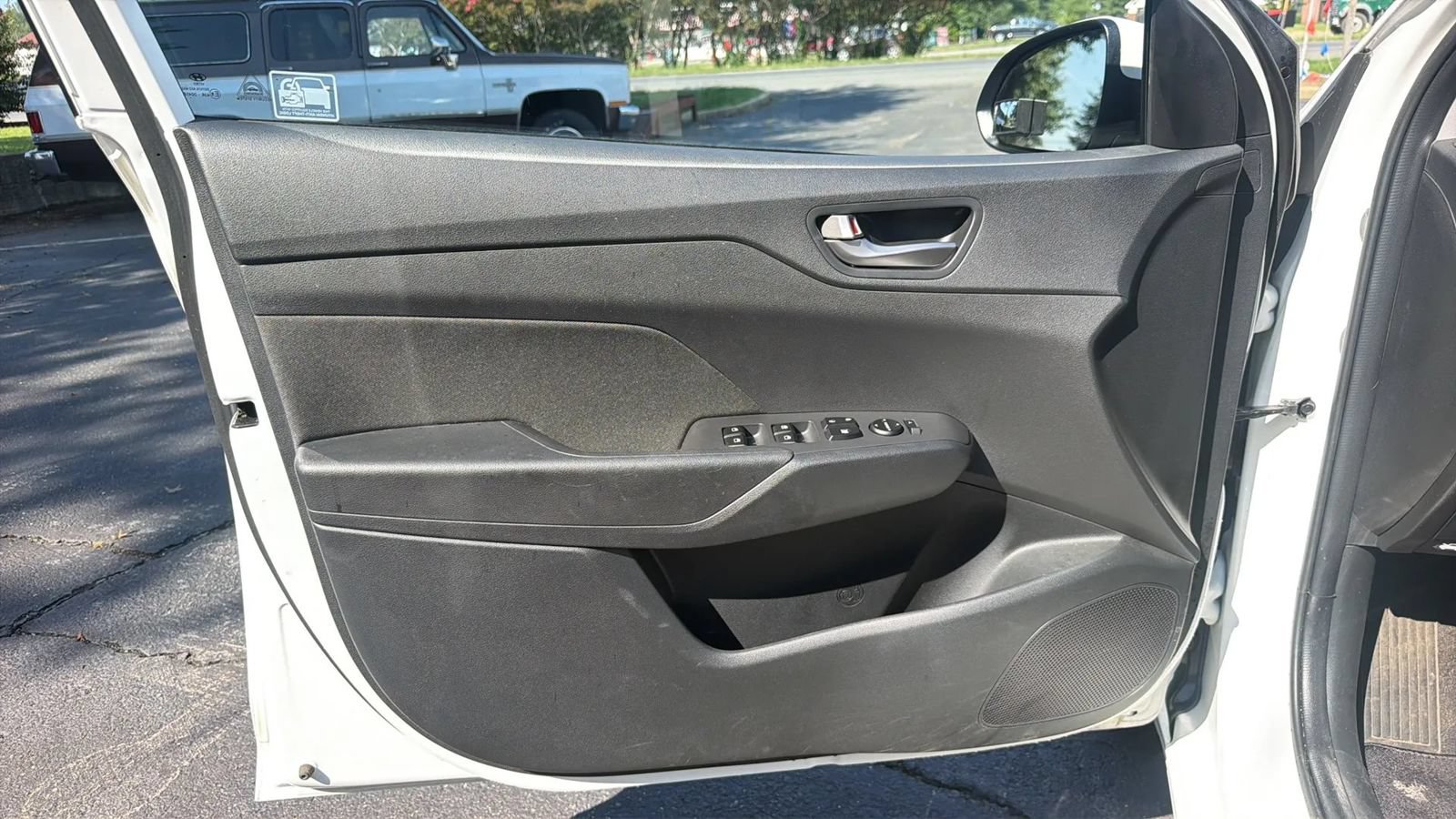 Used 2020 Hyundai Accent SE FWD image 22