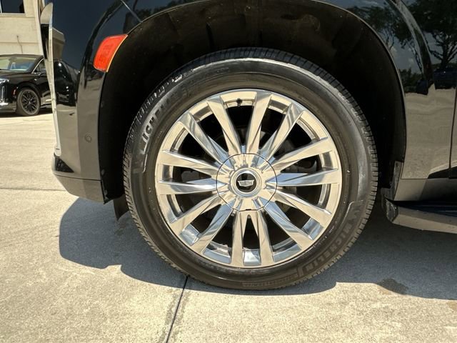 Used 2021 Cadillac Escalade Premium Luxury RWD image 18