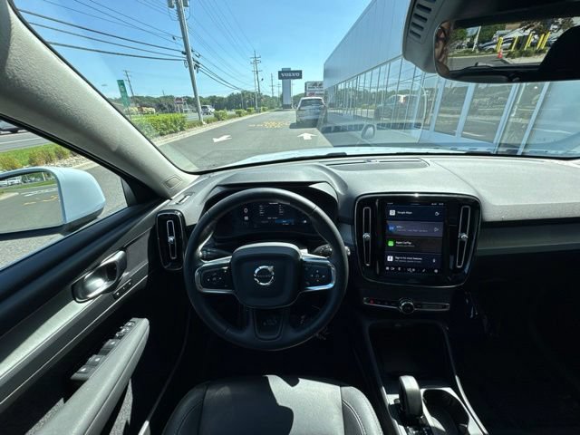 Certified 2025 Volvo XC40 B5 Core AWD/4WD image 21