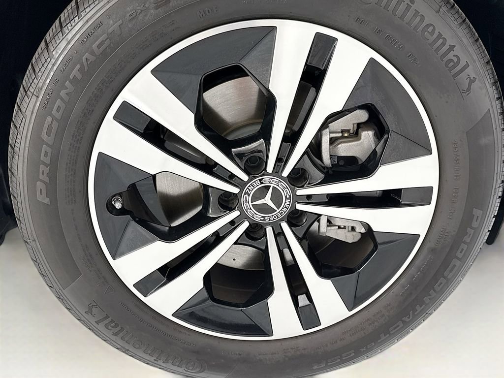 Used 2025 Mercedes-Benz GLB 250 image 30