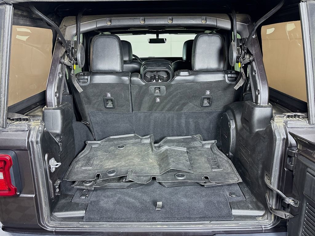 Used 2019 Jeep Wrangler Unlimited Sahara image 29