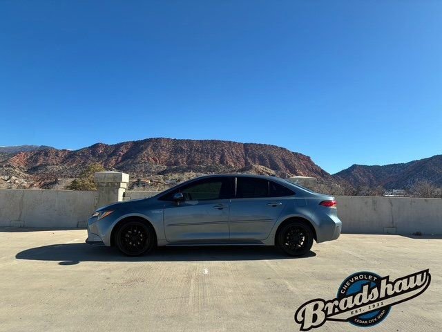 Used 2021 Toyota Corolla LE image 4