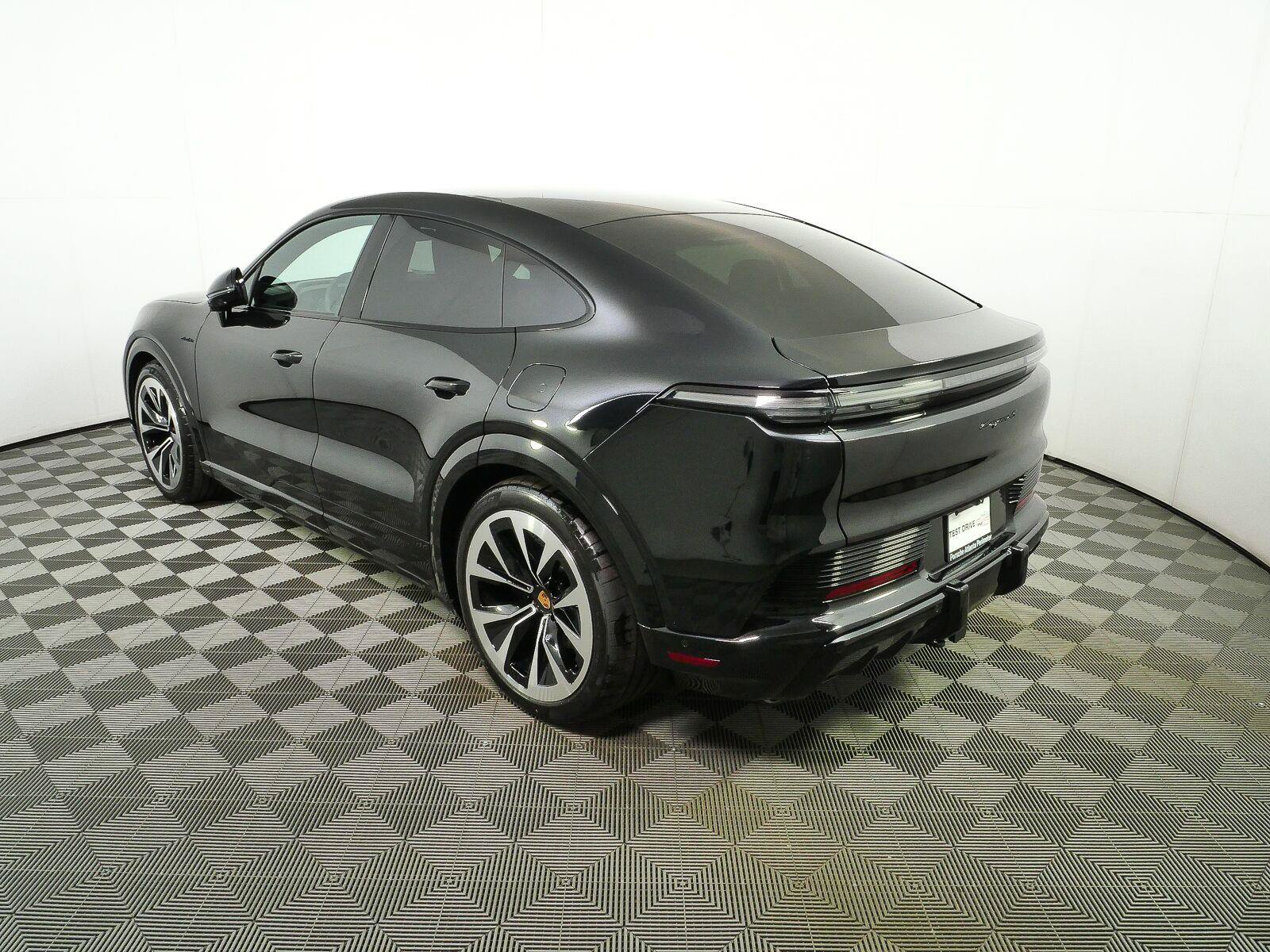 New 2026 Porsche Cayenne S AWD/4WD image 3