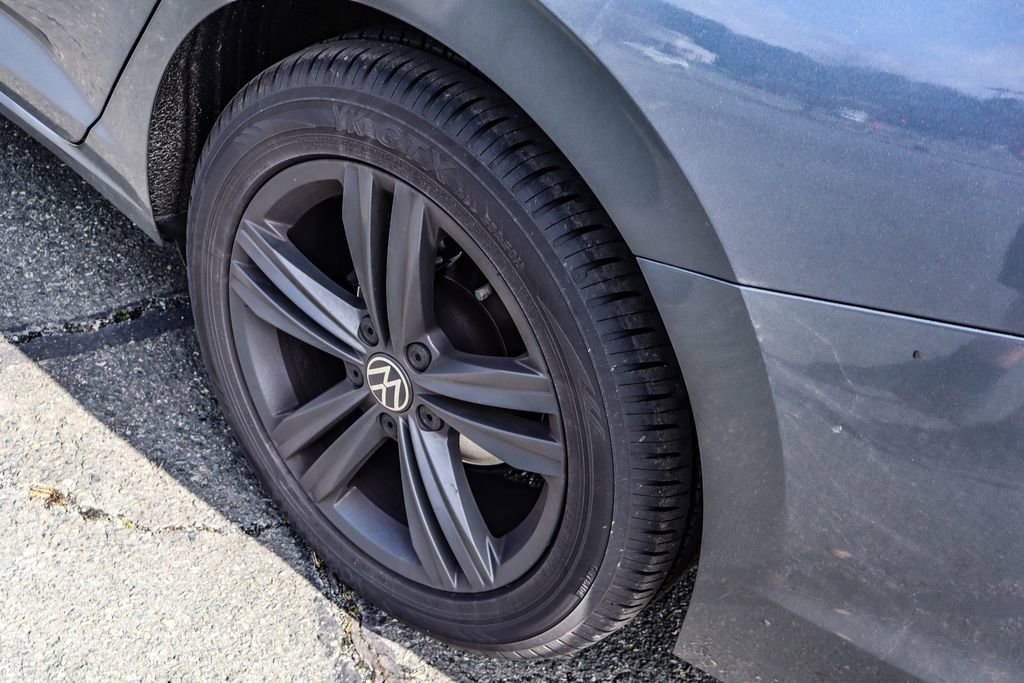 Used 2023 Volkswagen Jetta SE w/ Panoramic Sunroof Package image 42