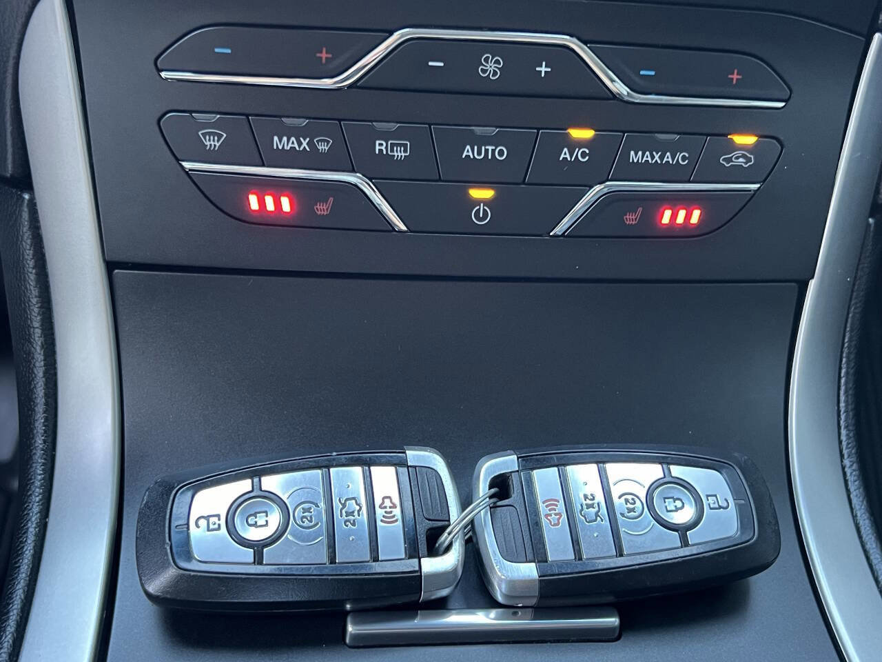 Used 2019 Ford Edge SEL w/ Equipment Group 201A FWD image 29