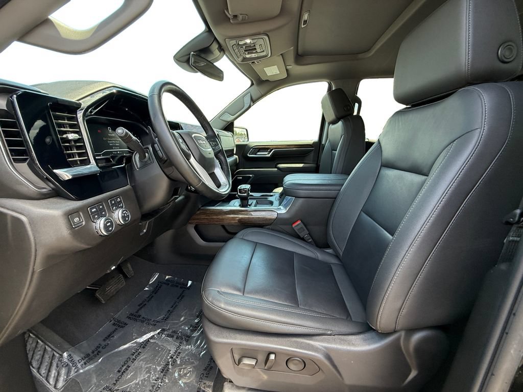 Used 2024 GMC Sierra 1500 Elevation w/ Elevation Premium Package AWD/4WD image 9