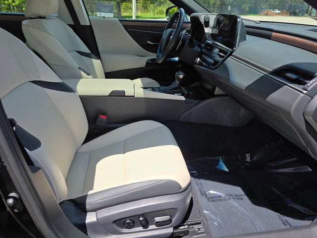 Used 2025 Lexus ES 350 w/ Premium Package FWD image 10