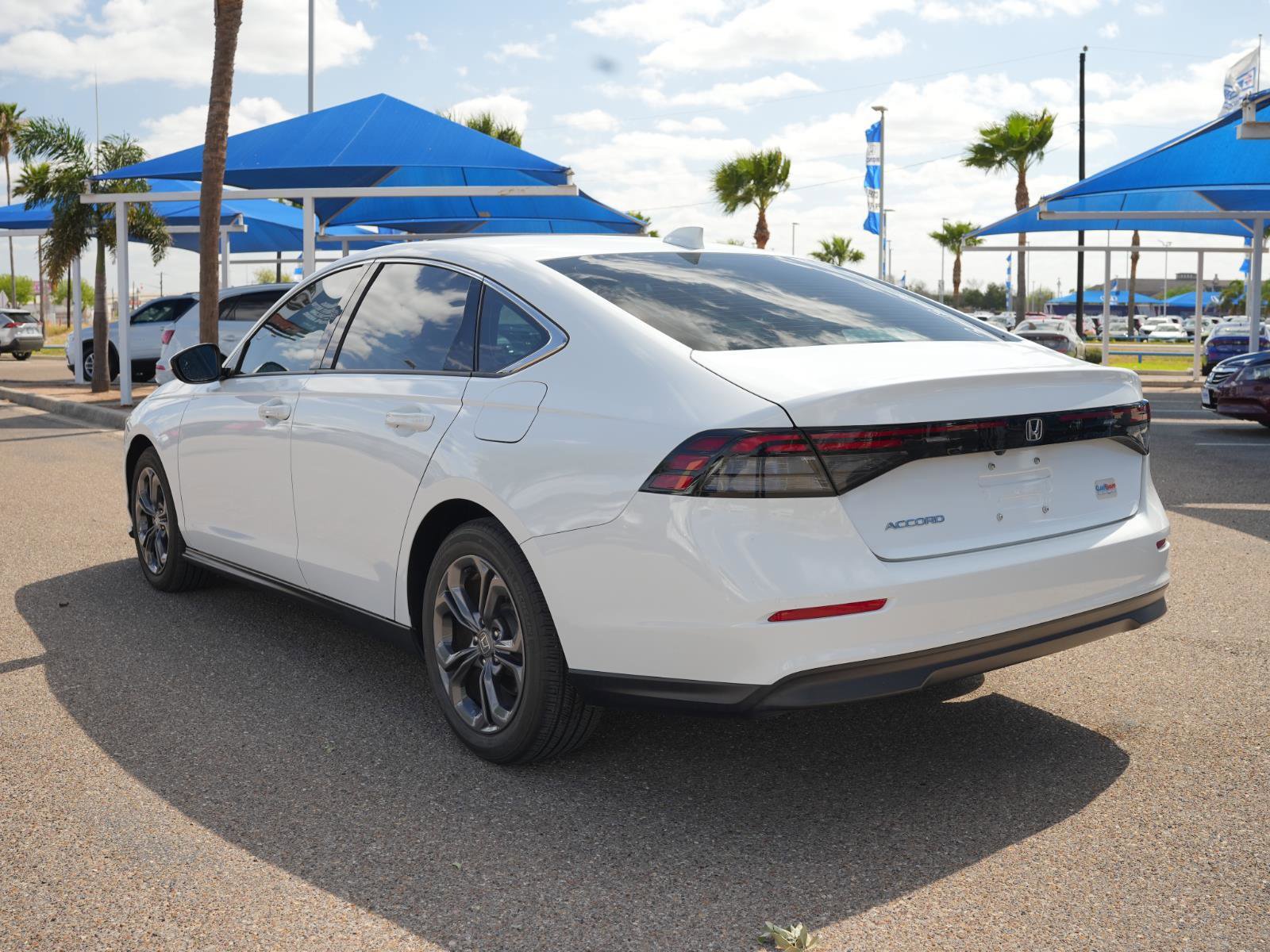 Used 2023 Honda Accord EX image 8