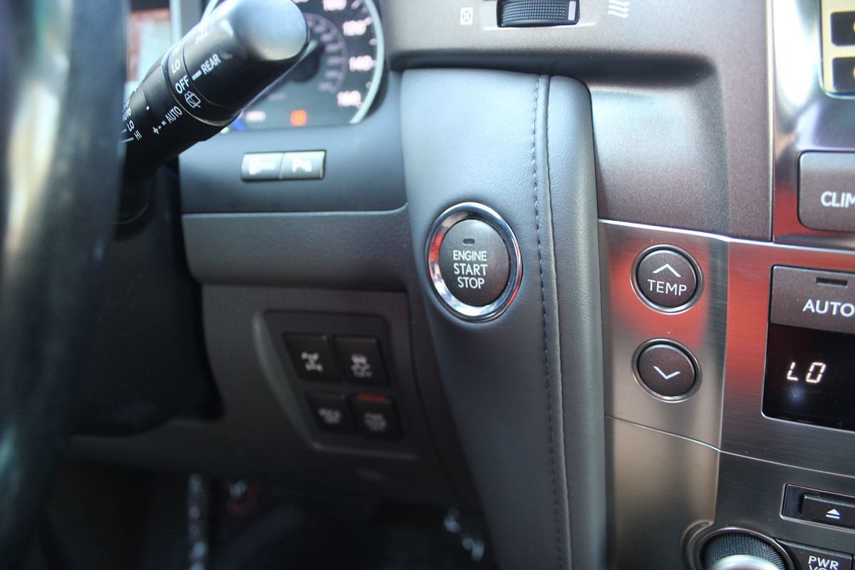 Used 2008 Lexus LX 570 4WD w/ Technology Pkg image 30