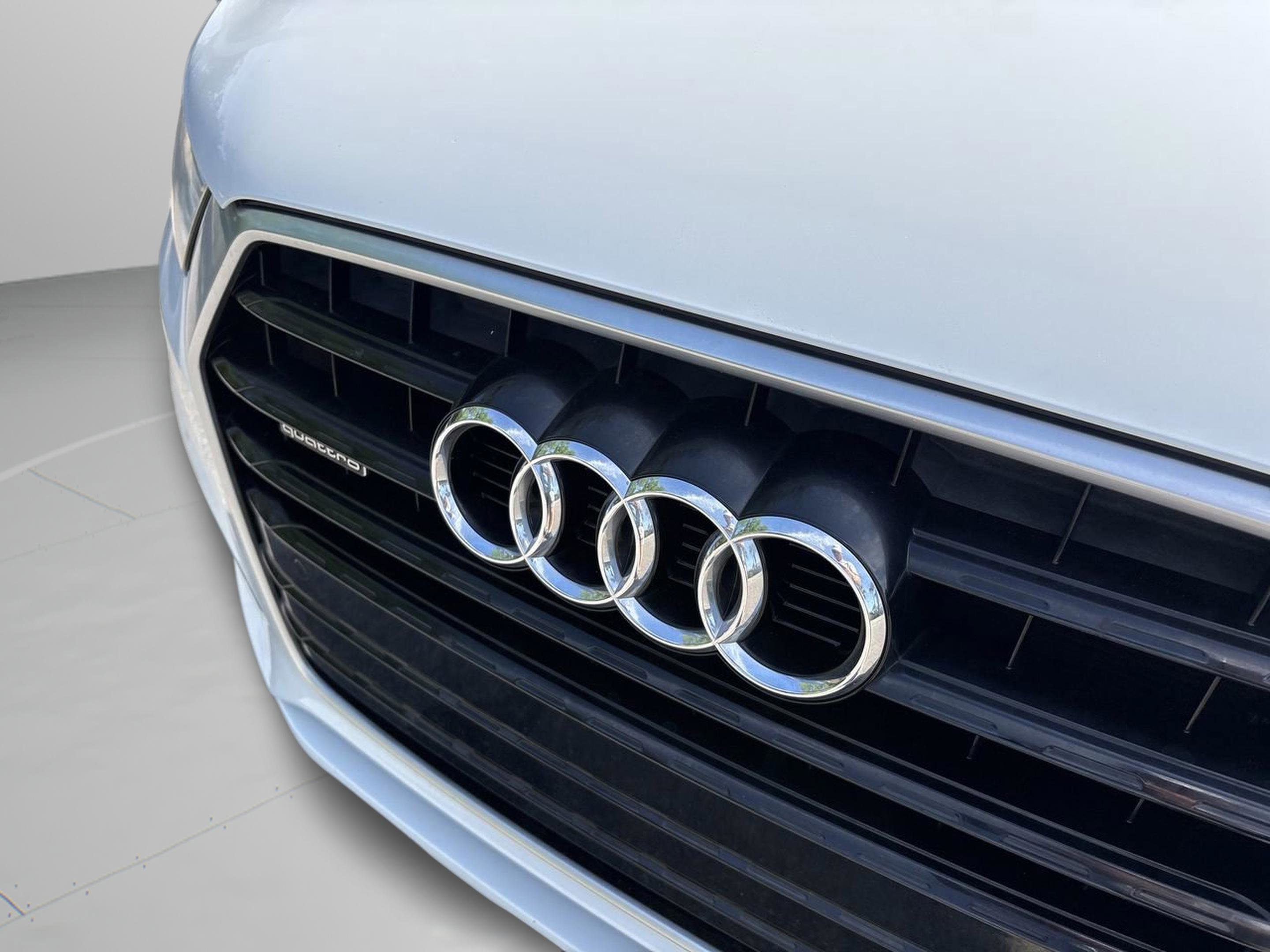 Used 2016 Audi Q3 2.0T Prestige w/ Prestige Package AWD/4WD image 29