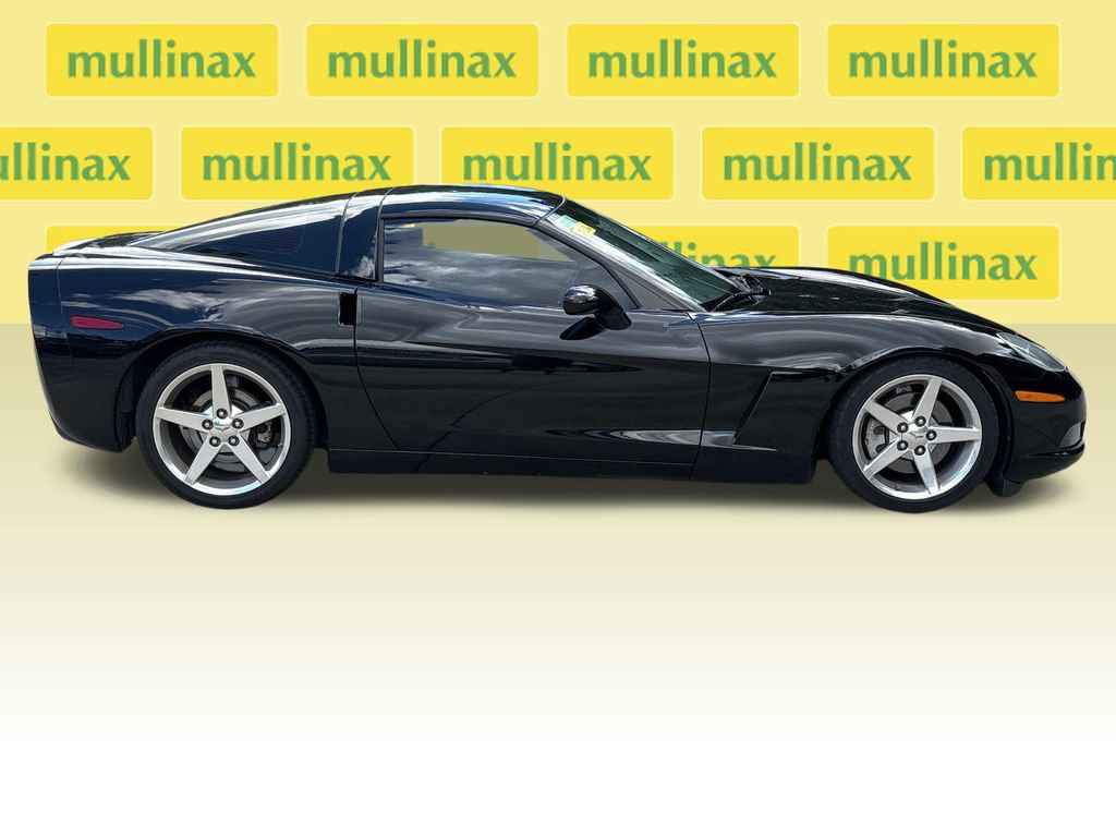 Used 2005 Chevrolet Corvette Coupe w/ Preferred Equipment Group RWD image 2