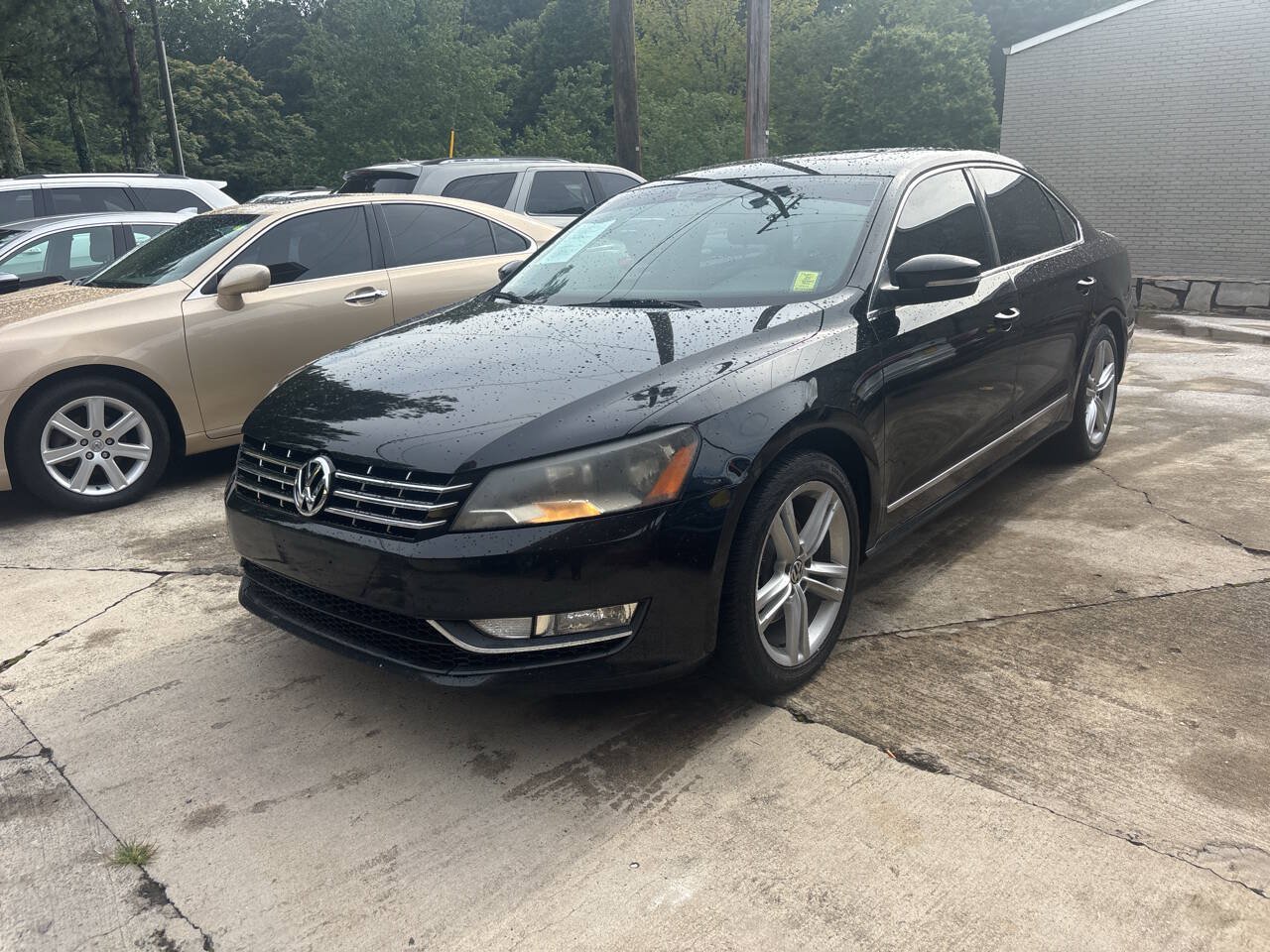Used 2015 Volkswagen Passat 1.8T SEL Premium FWD image 2