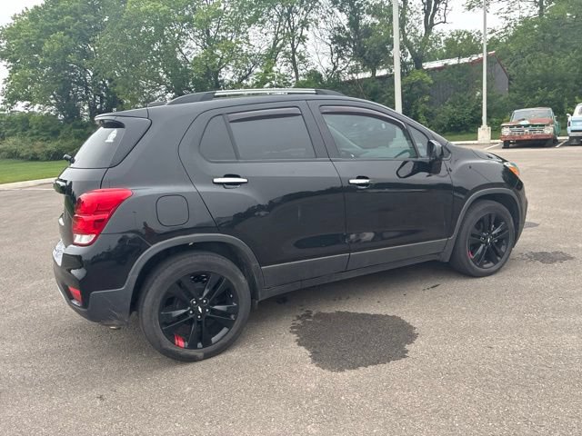 Used 2019 Chevrolet Trax LT w/ Sun & Sound Package FWD image 8
