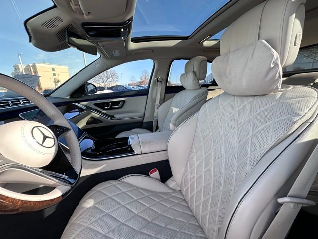 Used 2022 Mercedes-Benz S 580 4MATIC Sedan w/ 3D Technology Package image 16