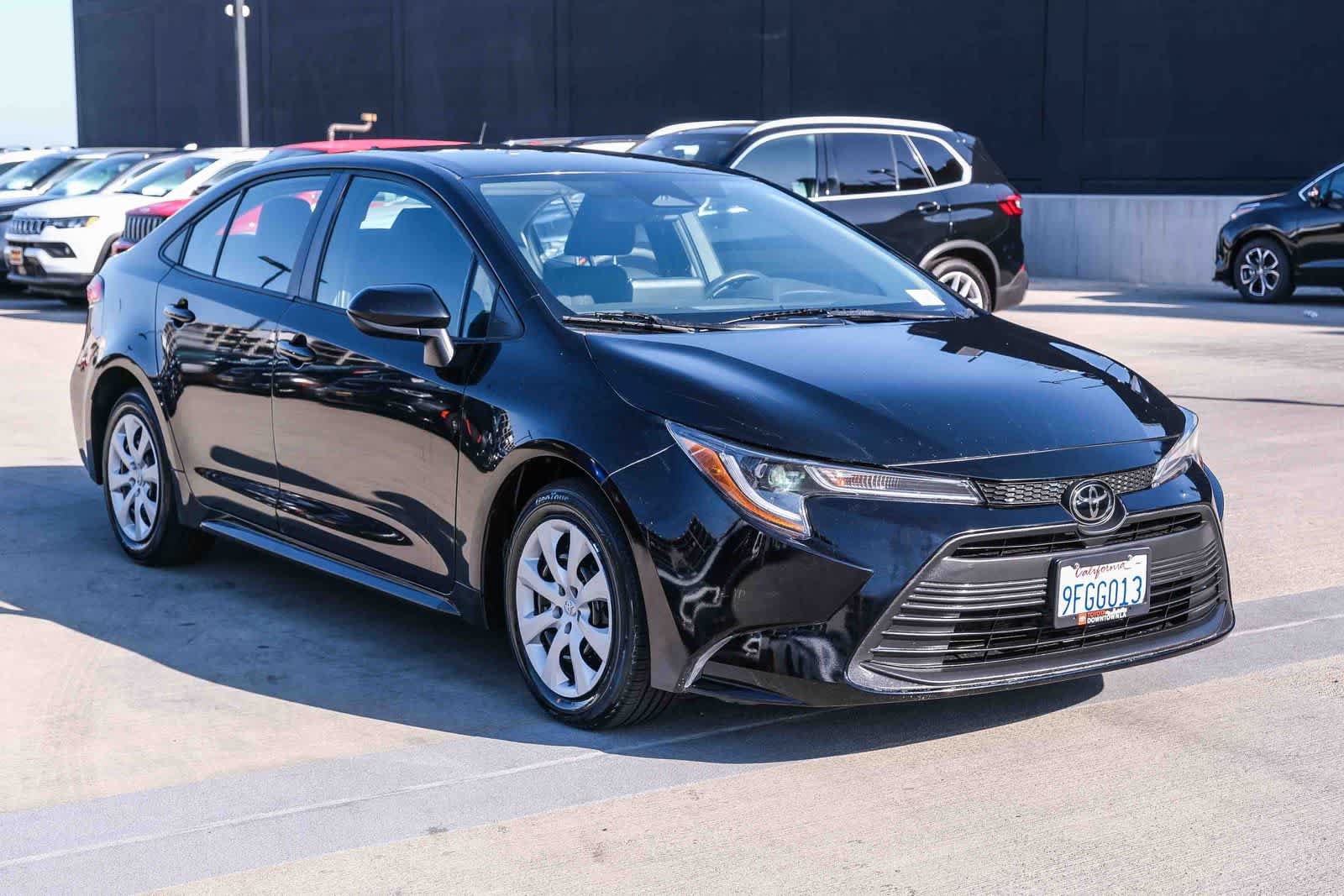Used 2023 Toyota Corolla LE FWD image 3