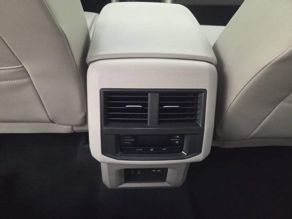 Used 2023 Volkswagen Atlas SE AWD/4WD image 27