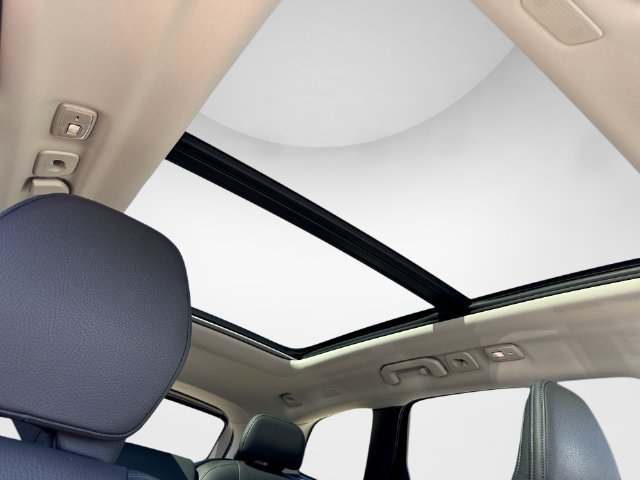 Certified 2025 Volvo XC60 T8 Plus w/ Protection Package Premier AWD/4WD image 19