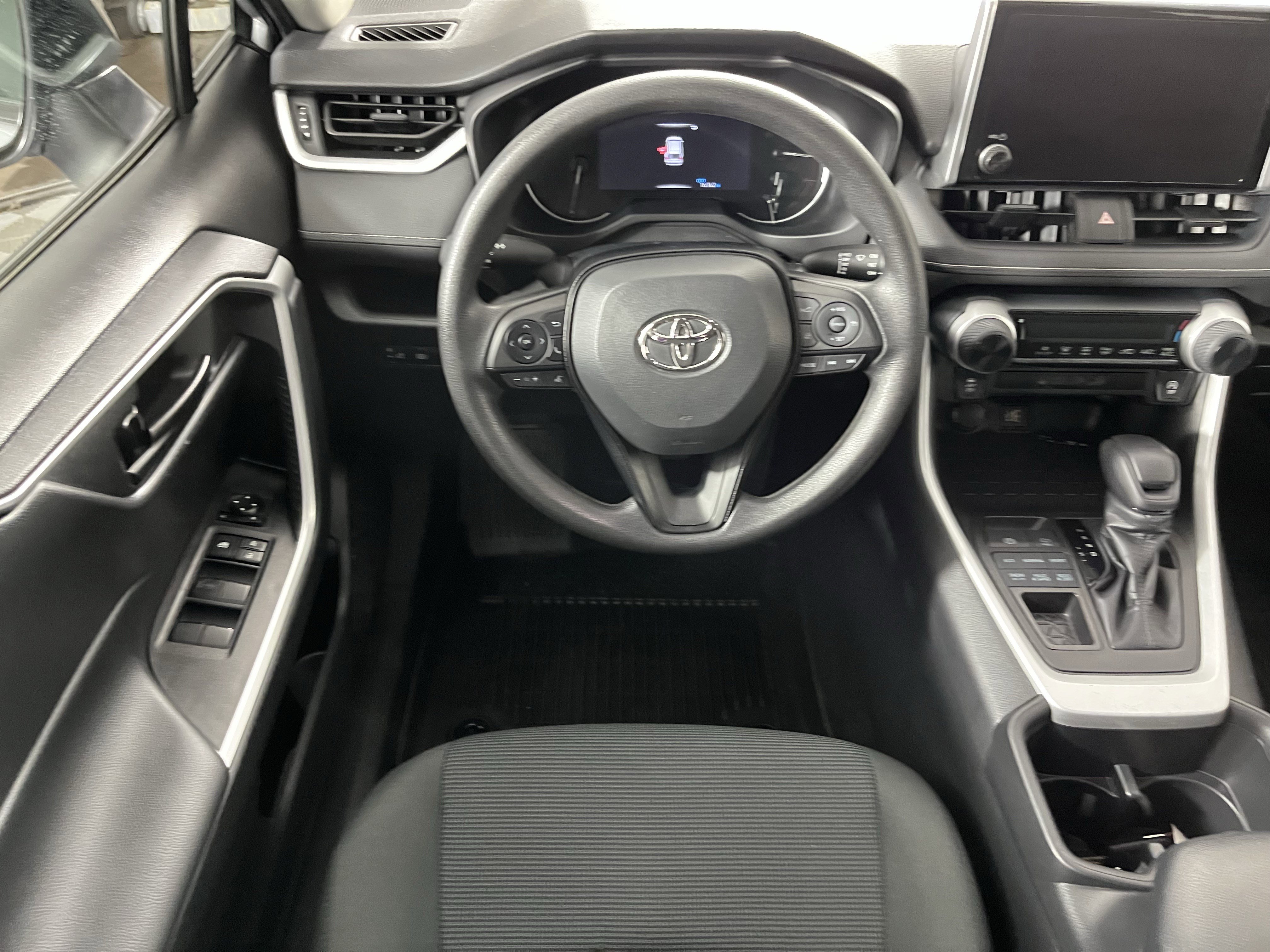Used 2023 Toyota RAV4 LE image 13