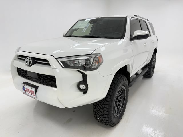 Used 2023 Toyota 4Runner SR5 AWD/4WD image 4