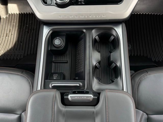 Used 2025 Ford Expedition Active AWD/4WD image 30
