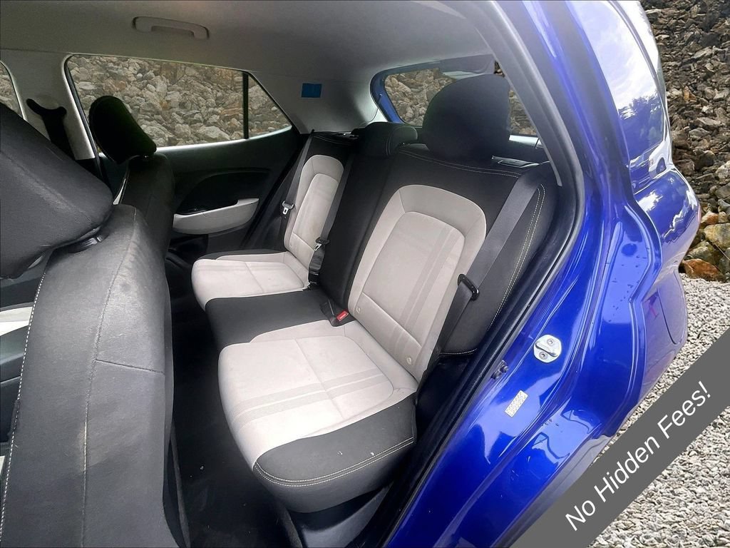 Used 2021 Hyundai Venue SEL FWD image 17
