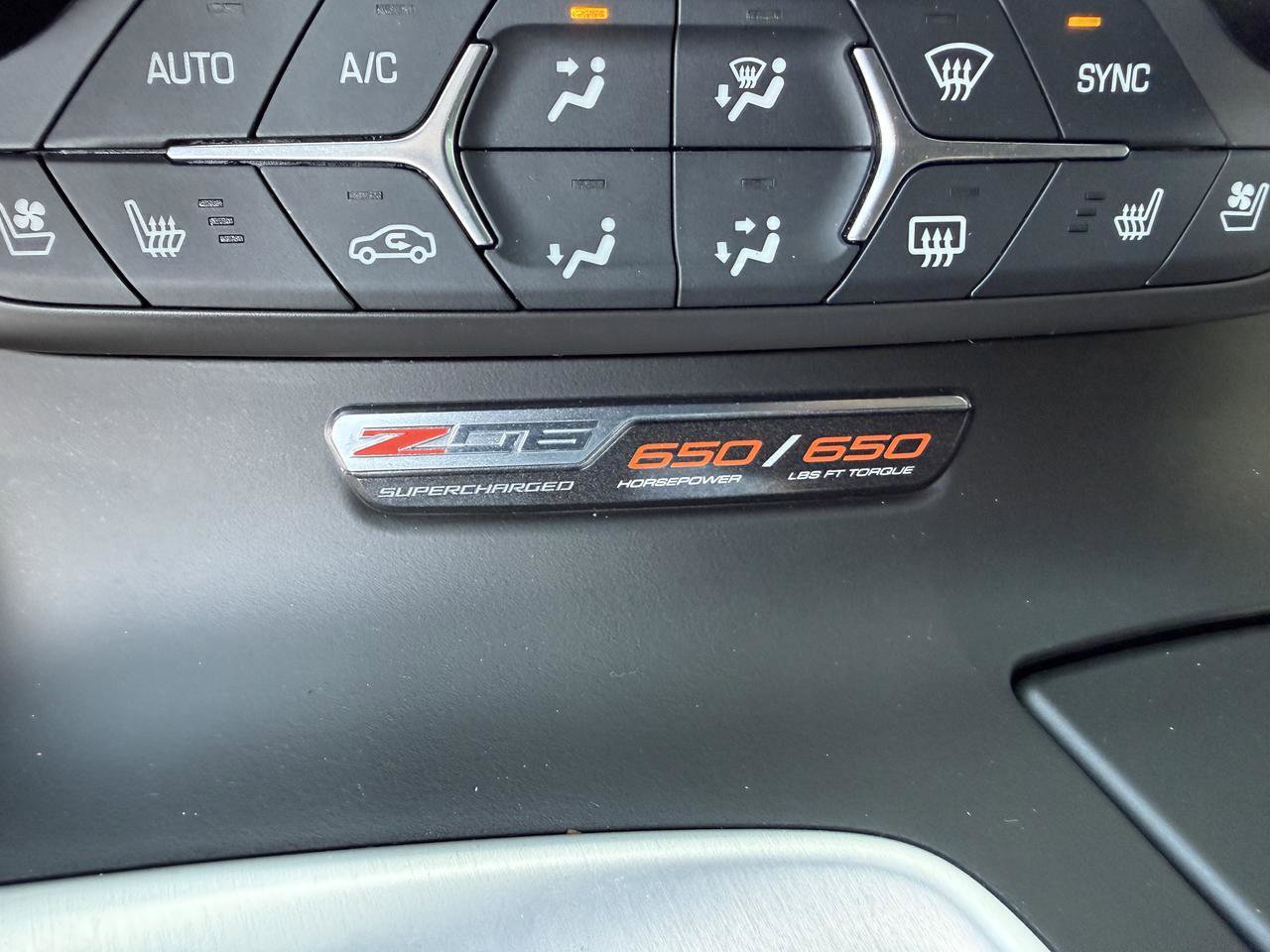 Used 2016 Chevrolet Corvette Z06 w/ 3LZ Preferred Equipment Group RWD image 28