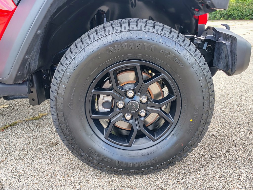Used 2025 Jeep Wrangler Unlimited Sport AWD/4WD image 13