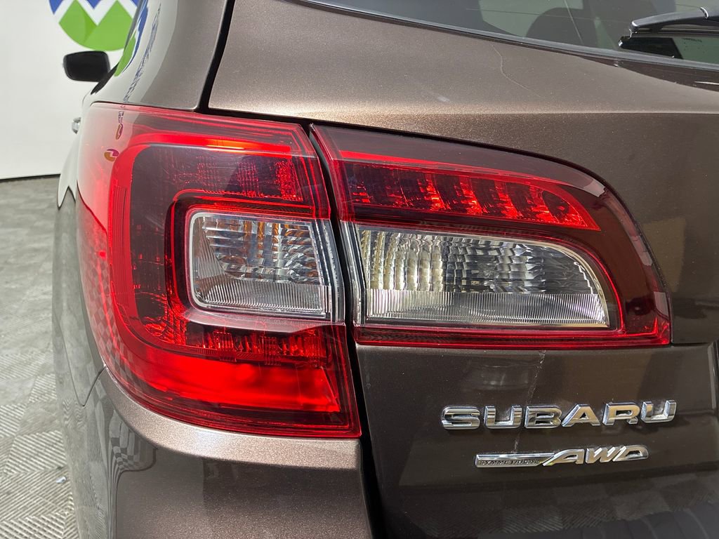 Used 2019 Subaru Outback 2.5i Touring AWD/4WD image 8