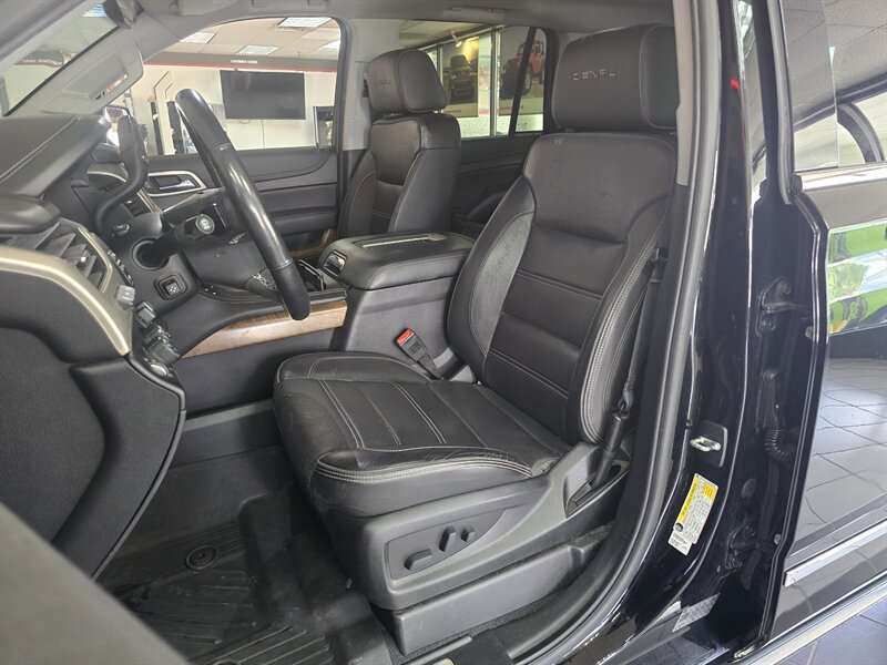 Used 2019 GMC Yukon Denali w/ Denali Ultimate Package AWD/4WD image 10