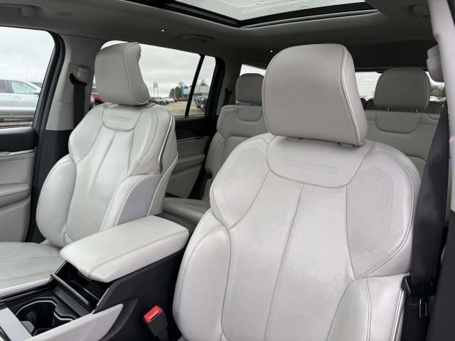 Used 2021 Jeep Grand Cherokee L Overland w/ Luxury Tech Group IV image 14