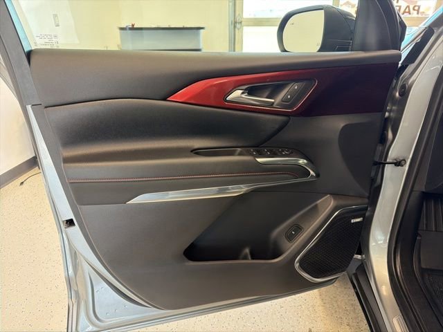 Used 2025 Chevrolet Traverse Z71 w/ Enhanced Driving Package image 46