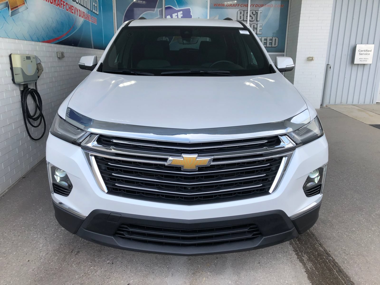 Used 2023 Chevrolet Traverse LT w/ Rear Camera Mirror Package AWD/4WD image 2