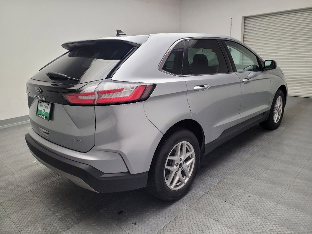 Used 2023 Ford Edge SEL image 9