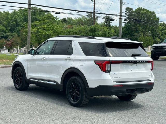 Used 2025 Ford Explorer Active AWD/4WD image 7