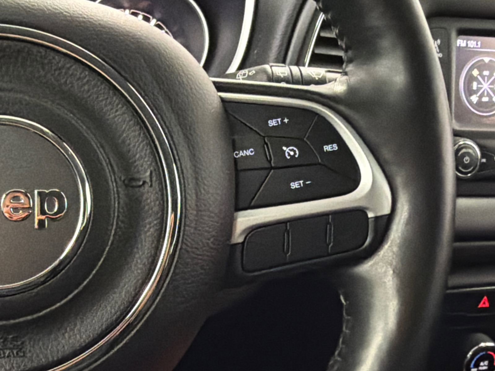 Used 2018 Jeep Compass Sport w/ Cold Weather Group image 18