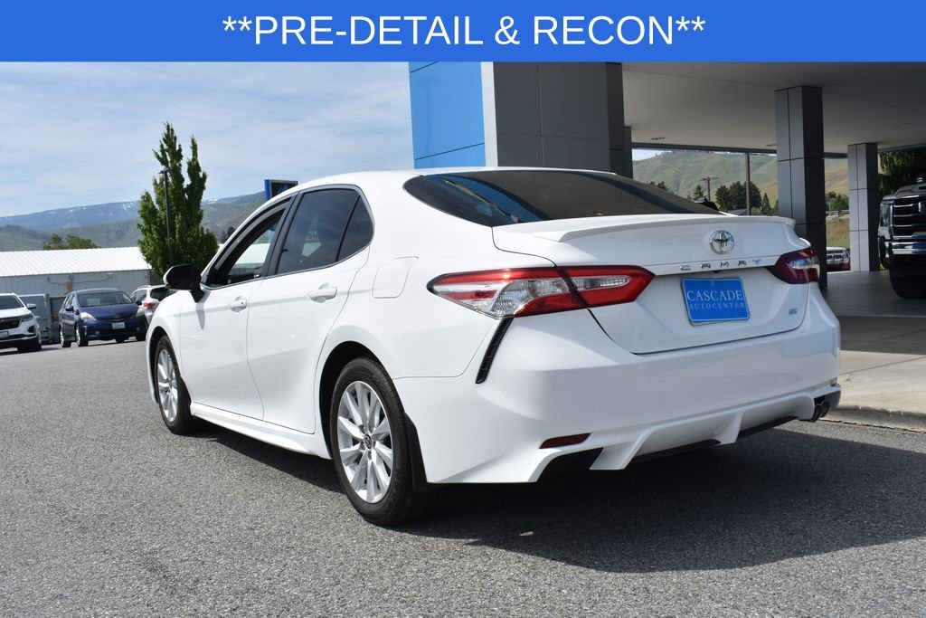 Used 2020 Toyota Camry SE FWD image 3