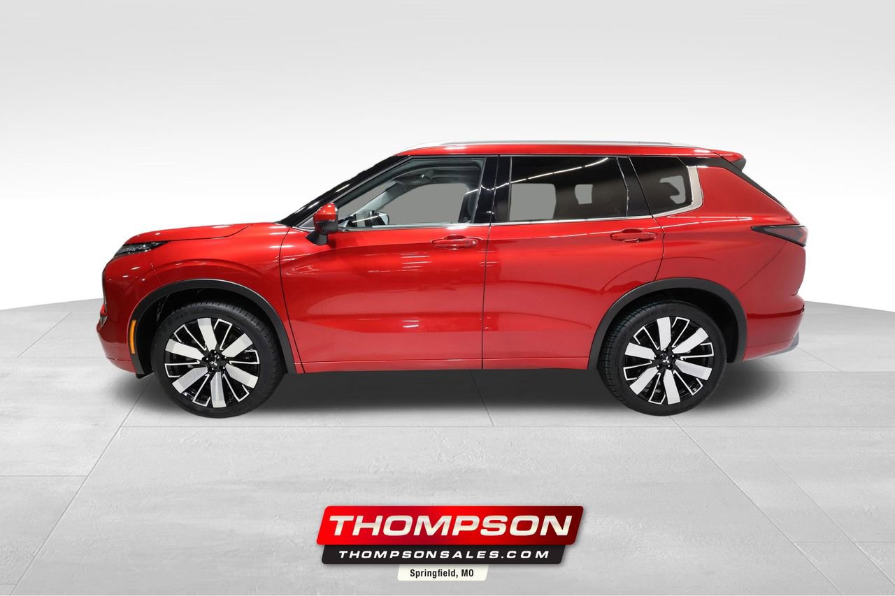 Used 2025 Mitsubishi Outlander SEL FWD image 1