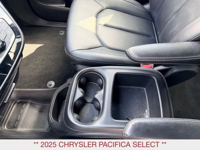 Certified 2025 Chrysler Pacifica Select image 27