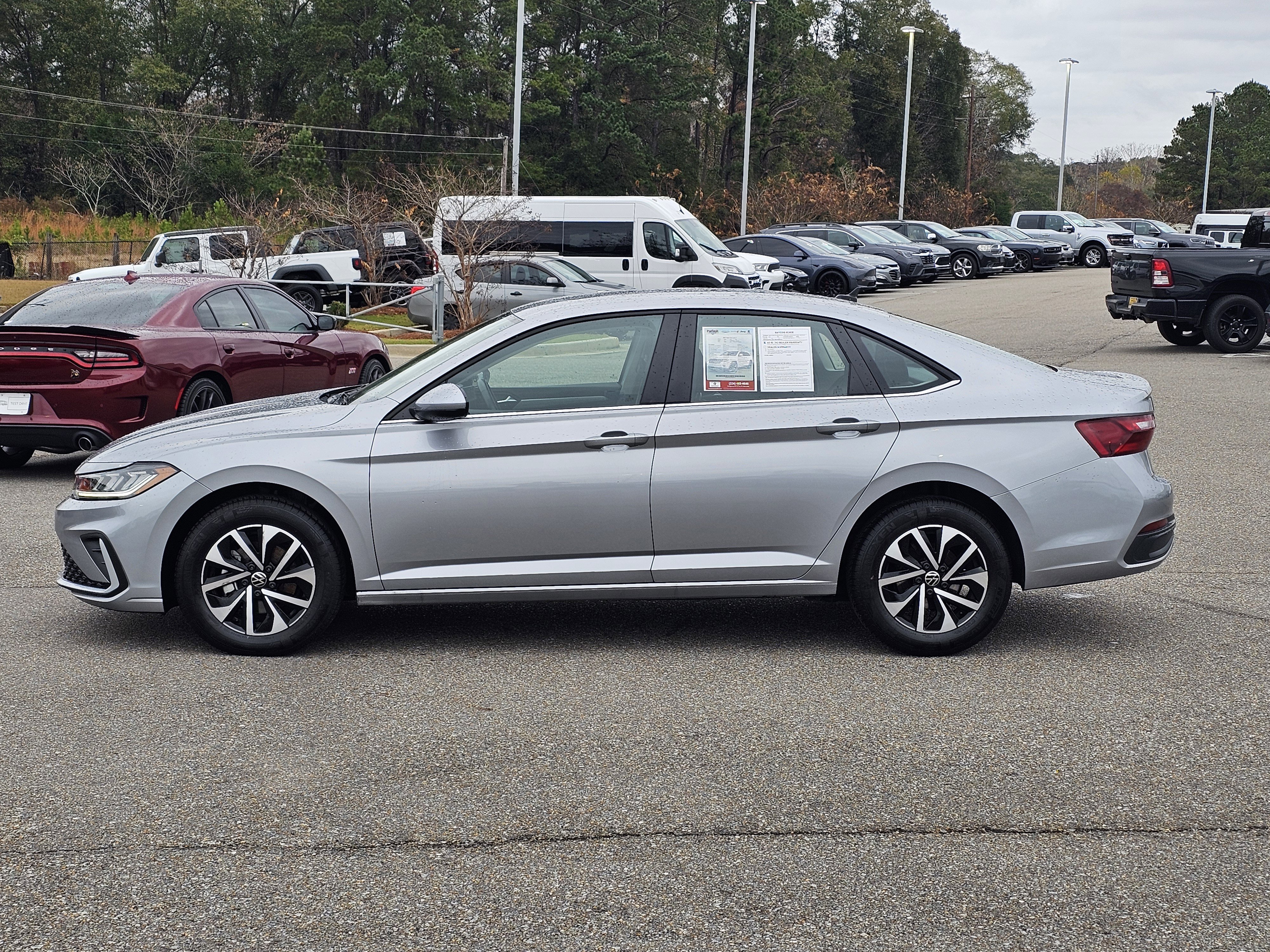Used 2025 Volkswagen Jetta S image 11
