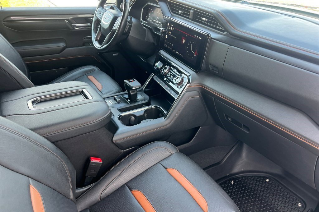 Certified 2022 GMC Sierra 1500 AT4 w/ AT4 Preferred Package image 11